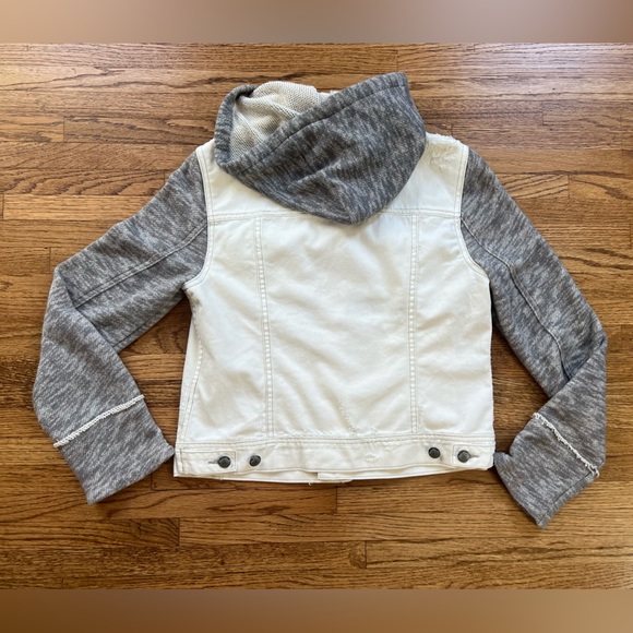 FREE PEOPLE WHITE DENIM JACKET - Picture 3 of 3